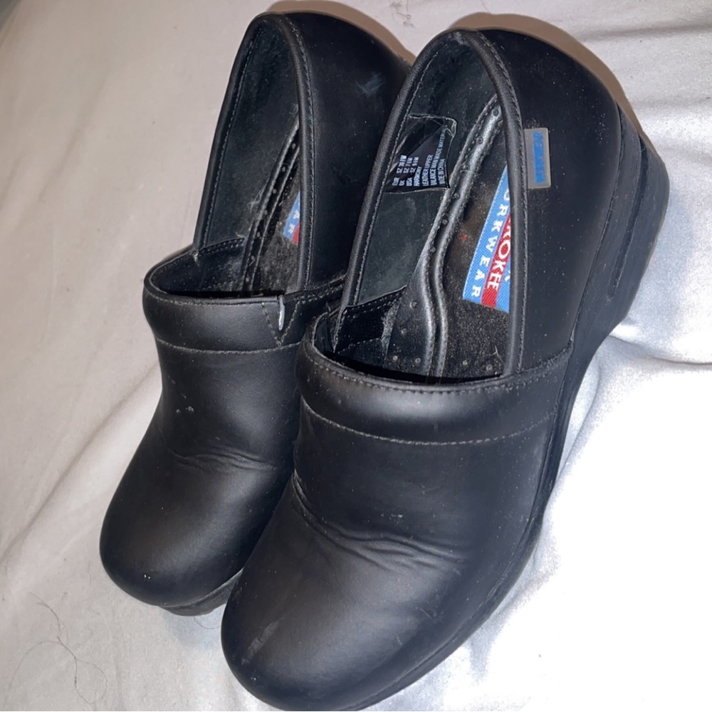 Women’s cherokee workwear step-in